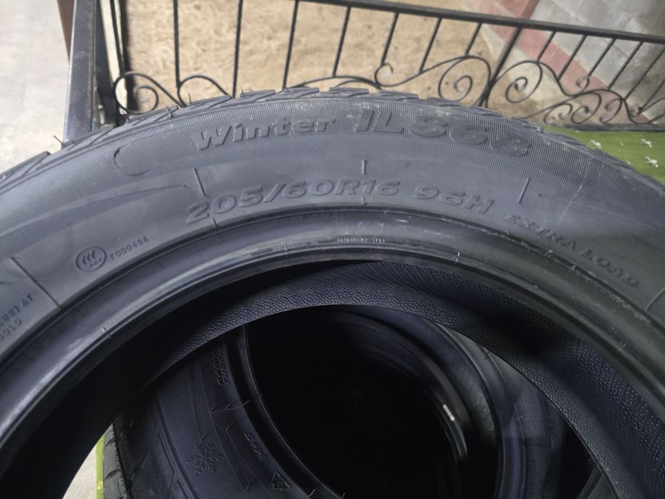 Продам зимние шины новые