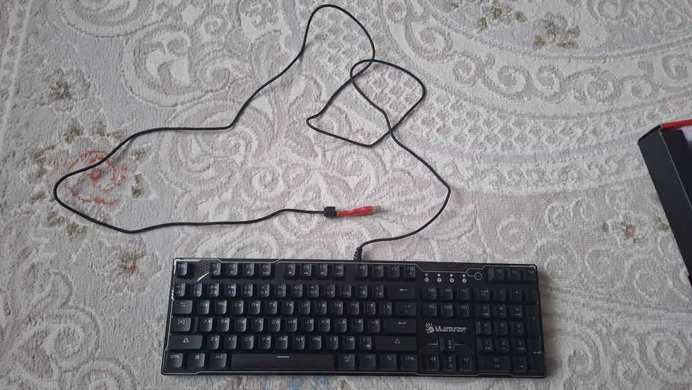 Клавиатура Bloody B810R