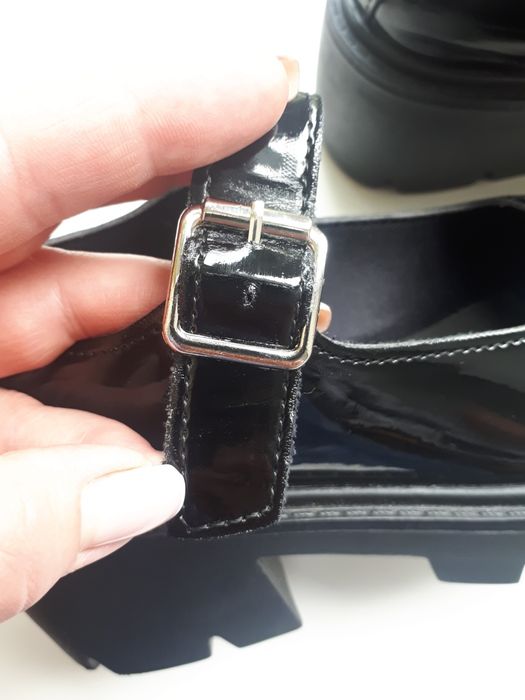 Продам туфли мэри джейн.