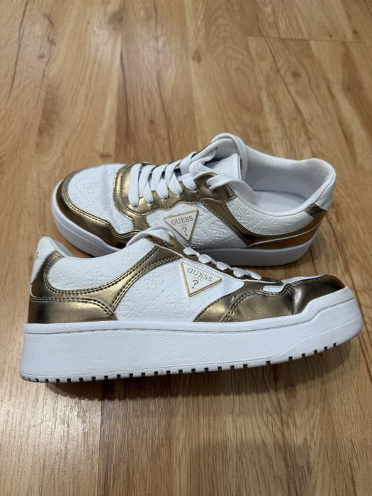 Guess оригинални дамски кецове