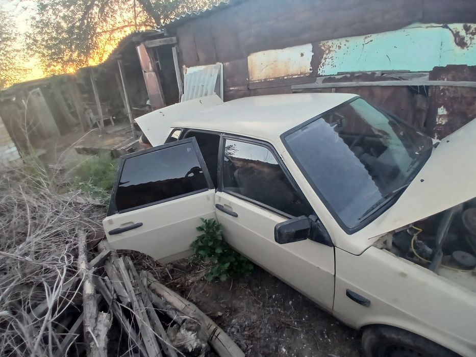 Продаётся Lada 21099