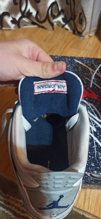 Vând Jordan 4  Retro Midnight Navy