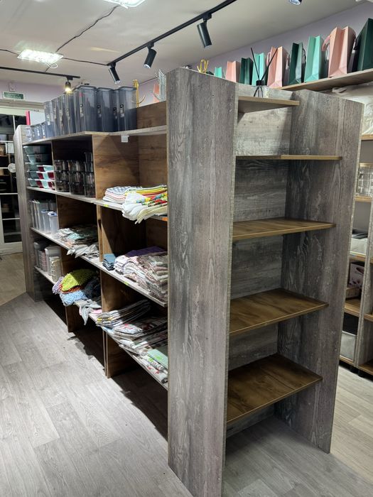 Стеллаж полка торговое  оборудование магазина витрина витринный