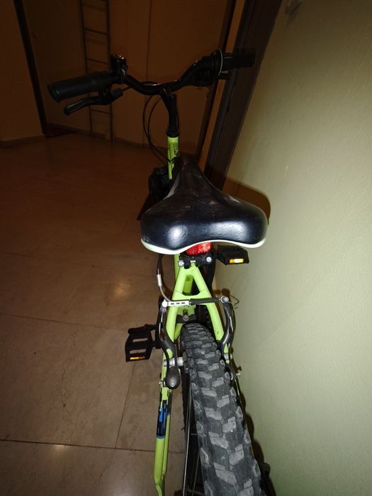 Продавам детски велосипед Rockrider st500 20i