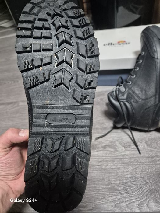 100% орегинални мъжки боли ellesse