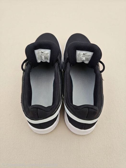 Продам кроссовки Nike Legend Essential