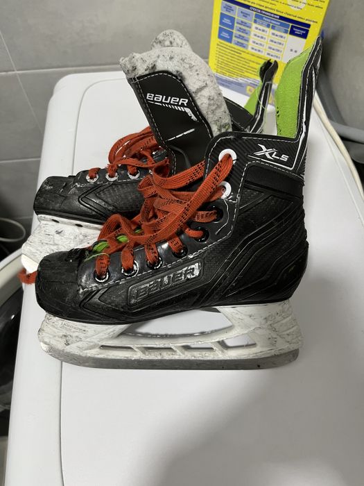 Коньки хоккейные