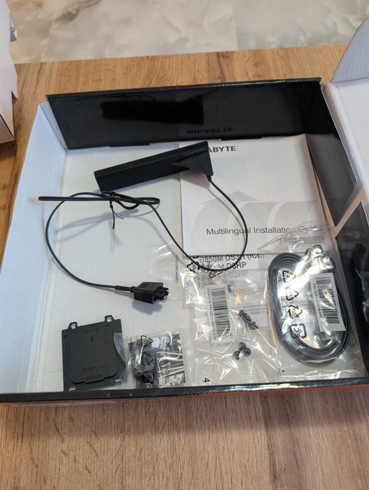 placa de baza B850M GAMING X WIFI6E cu garantie 2 ani