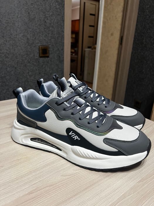 Кроссовки мужские