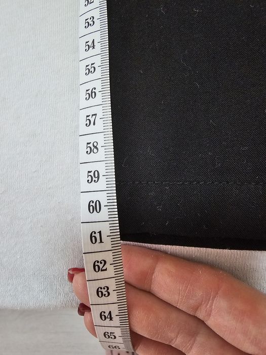 Черна прилепнала рокля