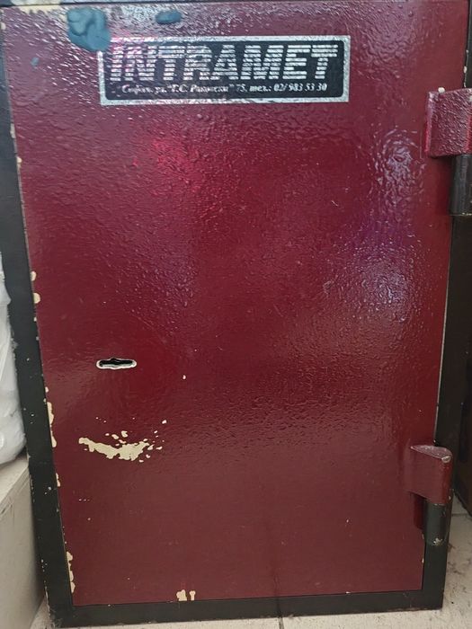 Сейф каса с размер 51 см / 35 см