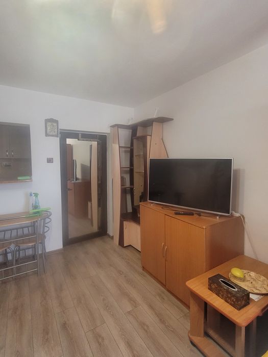 Închiriez garsonieră