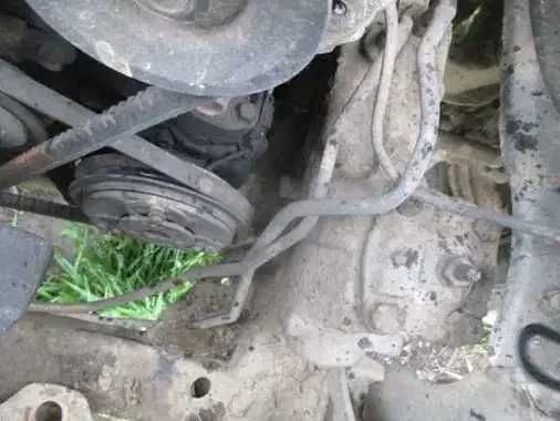 Compresor aer conditionat clima Nissan Terrano 2 motor 2,7 diesel TD