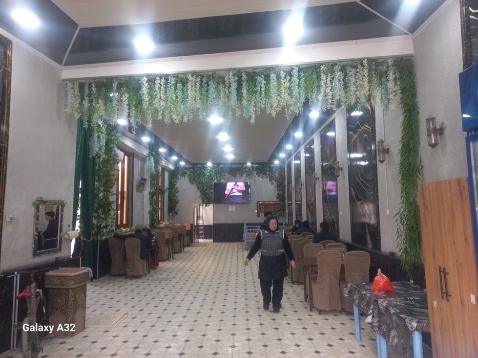 Ховли сотилади барча бизнеслари билан.