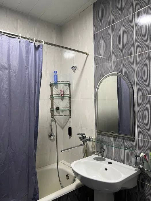 Хорошая квартира в Мирзо-Улугбекском районе по хорошей цене!