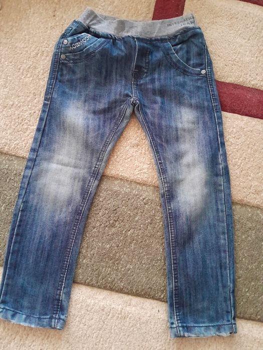 Джинсы, капри на мальчика 5-6 лет