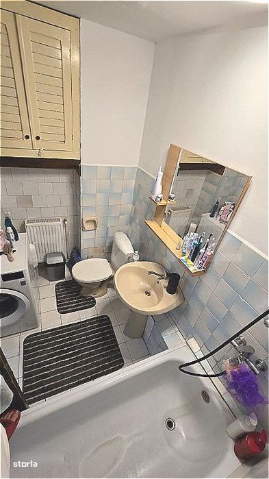Apartament de vanzare, decomandat, 45 mp utili, 2 balcoane, loc de par