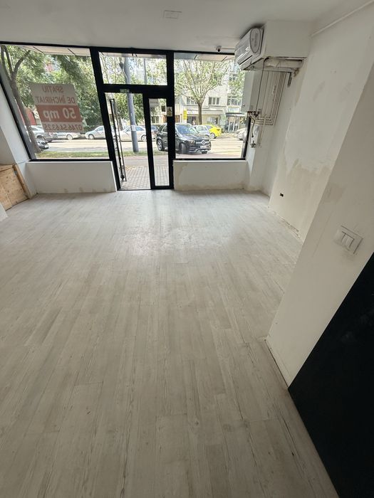 Inchiriez spatiu comercial