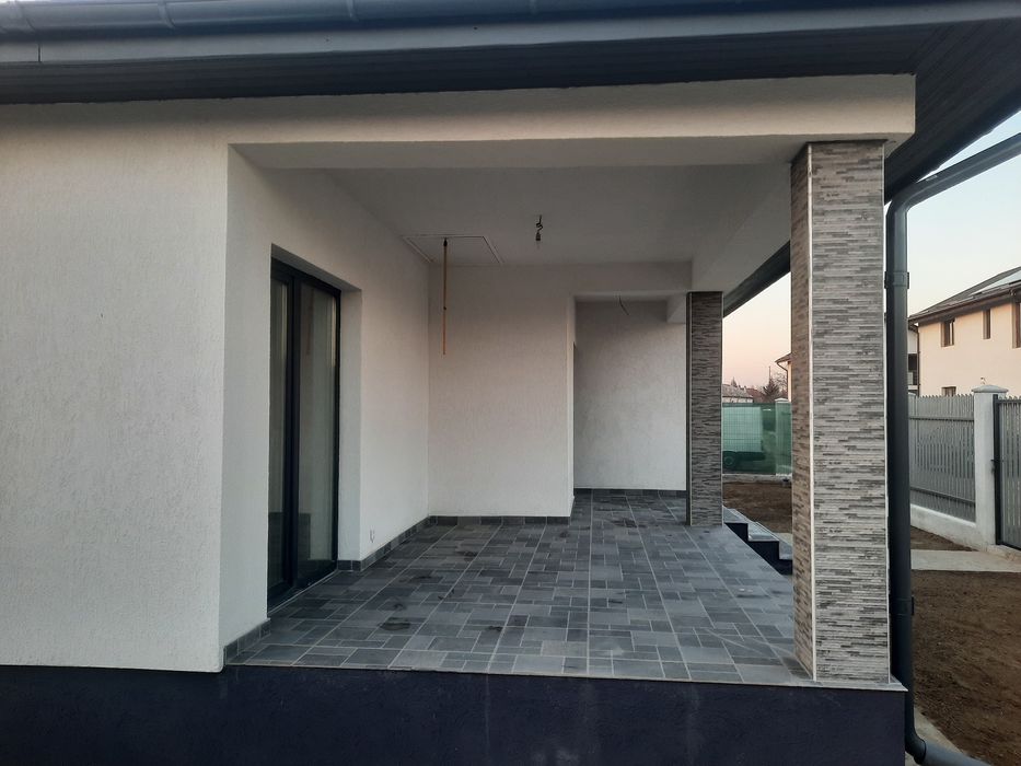 Domnesti-Teghes lângă pădure / Casă individuala 3 camere, Placa beton