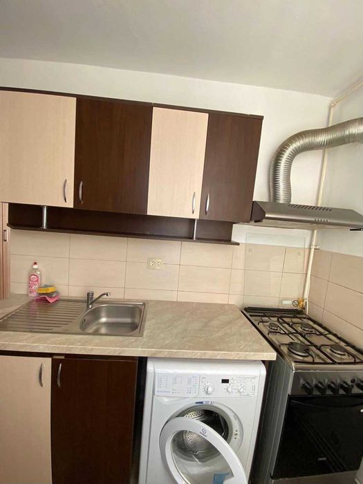 Inchiriez apartament