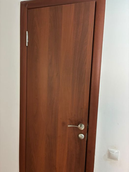 Продам двери в хорошем состоянии