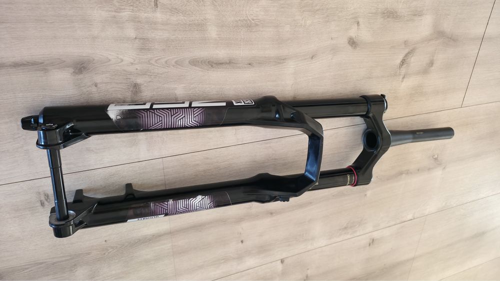 Furca Rockshox Zeb Rc 29 180 mm NOUA