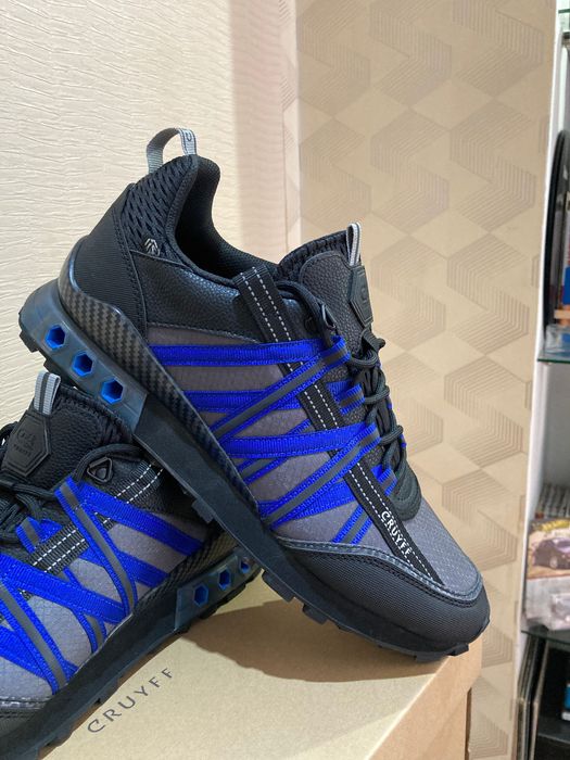 CRUYFF fearia montserrat carbon номер -44-45 нови