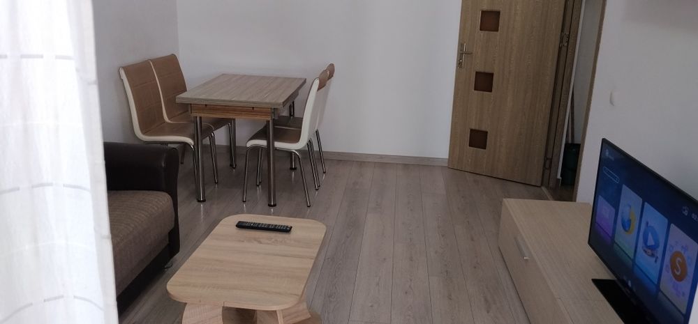 Închiriez apartament Militari residence