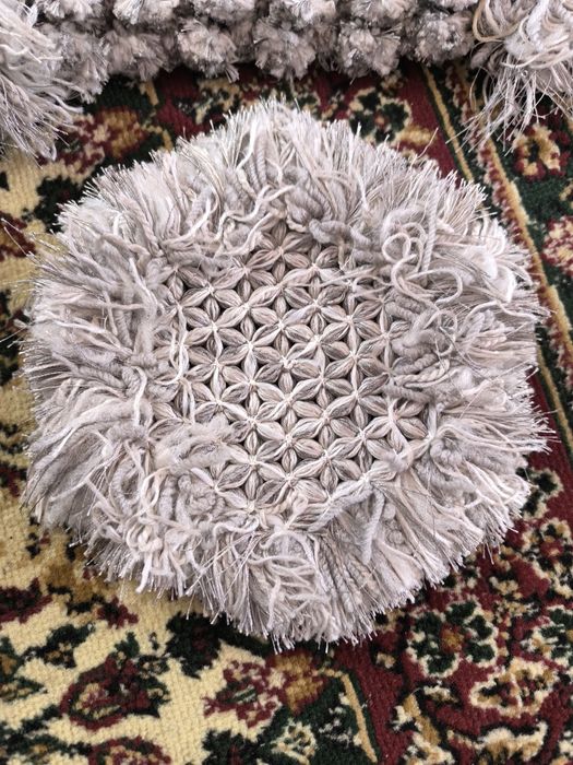 12tali stul ustiga koʻrpachalari va choynak tagiga va usti