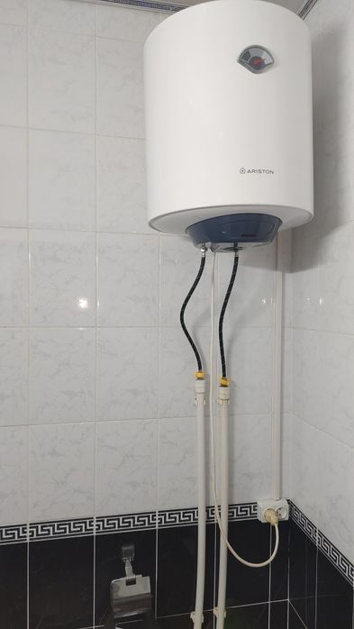 3 honalik yevro rimont qilingan 1 chi etaj oldi arqa agarot bor