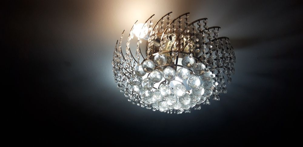 Люстра подвесная.