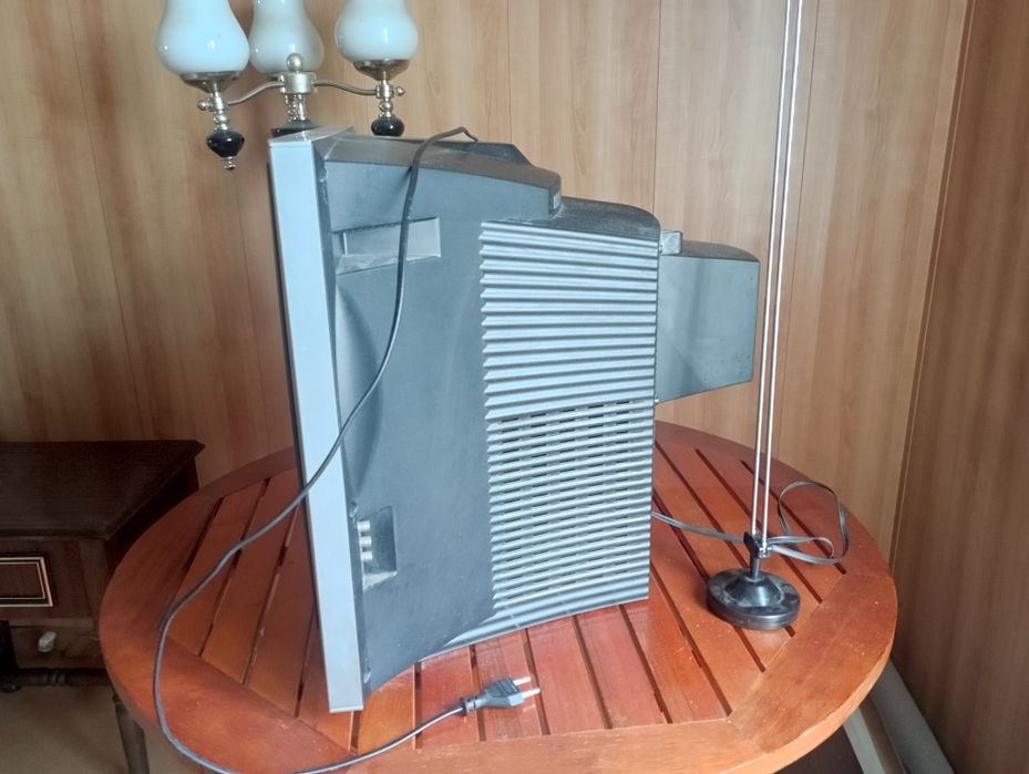 Телевизор цветной