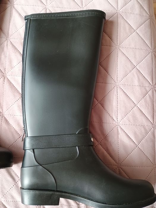 Черни гумени ботуши