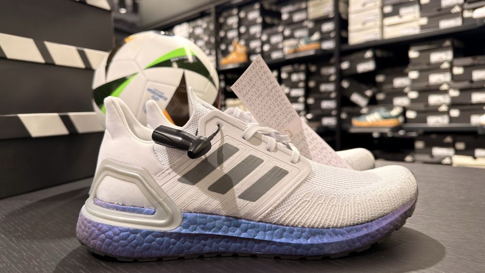 Adidas Ultraboost 20 , originali la cutie ( nr 42.2/3 - 46.2/3 )