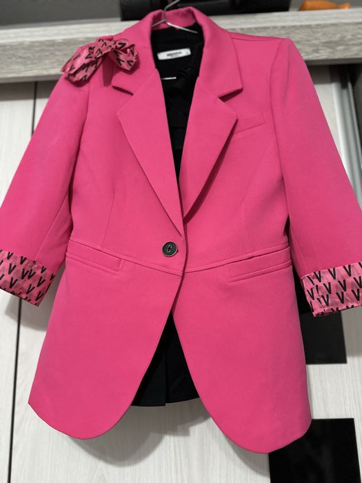 Kostyum koftasi bilan