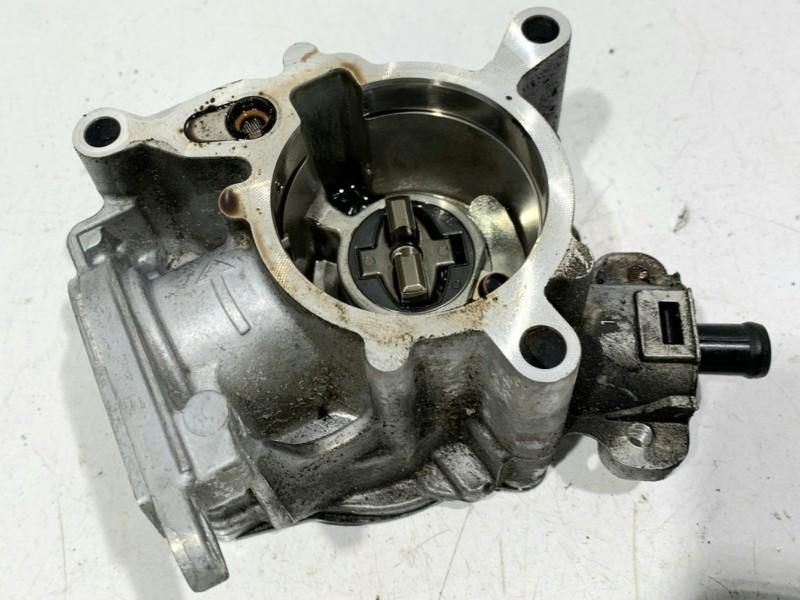 Pompa vacuum Volkswagen Passat CC 06J145100B 1.8 benzina CDHB