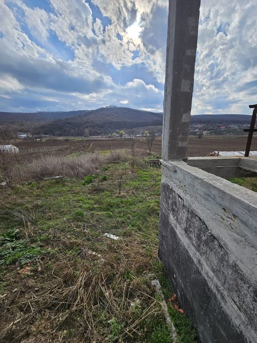 Casă cu teren generos și vedere spre pădure Ciucurova