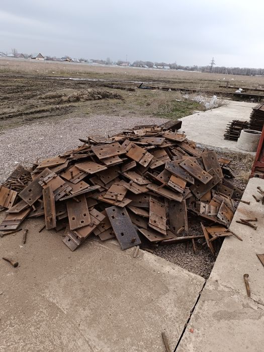 Подкладки Д -65 продам