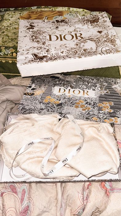 Диор платок идеалный подарок на 8 марта