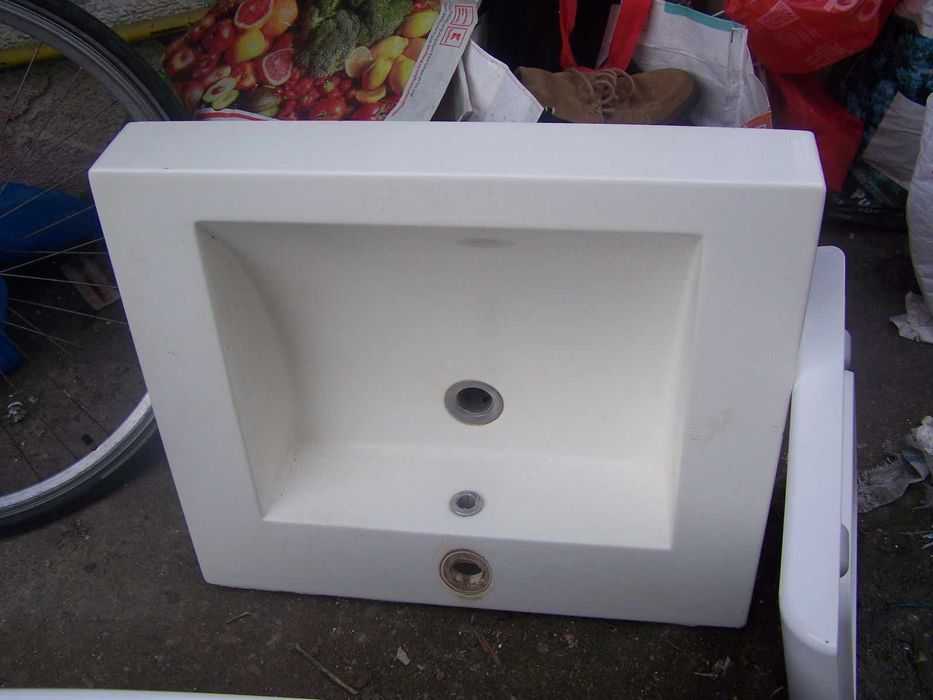vand lavoare portelan  cu picior 2 wc 3 buc