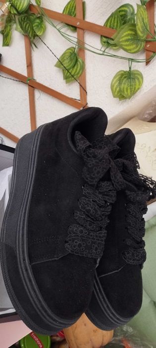 Велурени спортно-елегантни обувки