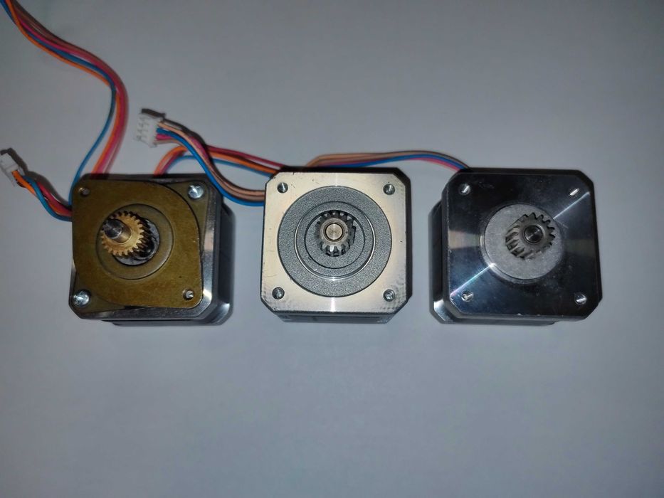 Продавам стъпкови мотори NEMA17 17HD4416-03N 17HD4416-01N 17HD4416-05N