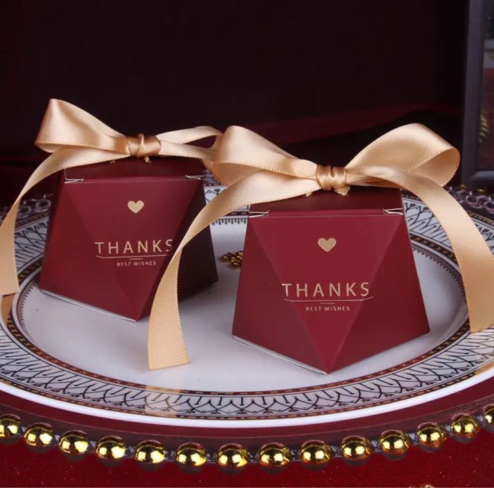 Тойбастар,Бомбоньерки