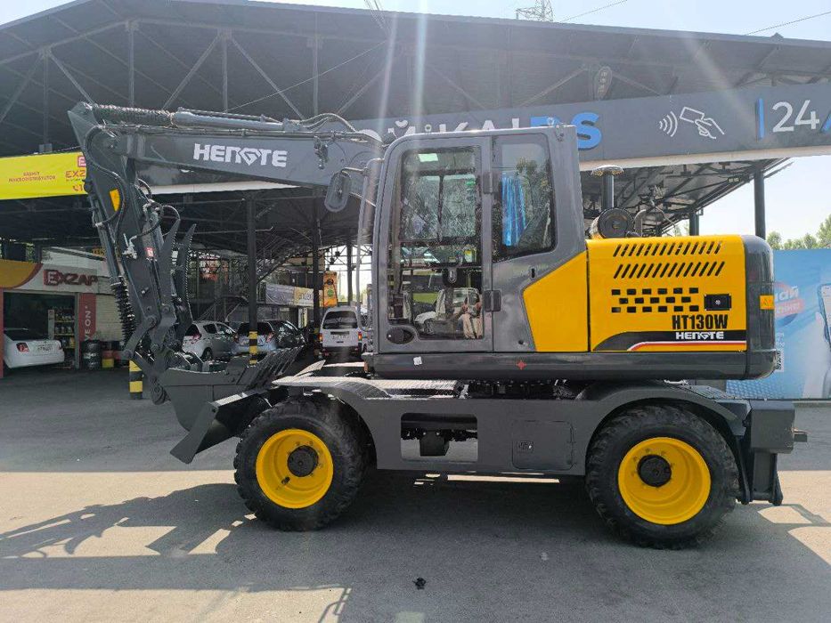 Экскаватор HENGTE модель HT130W