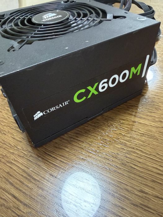 Corsair cx 600m , sursa 600w