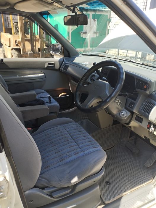 Продам mazda МРV