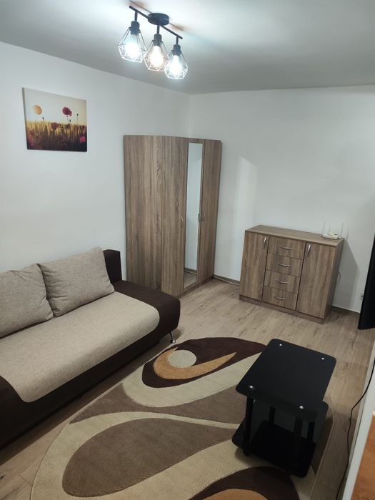 Inchiriez garsoniera zona Olosig