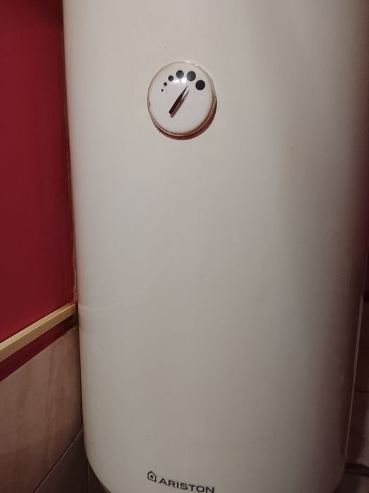 Продам,,бойлер Аристон