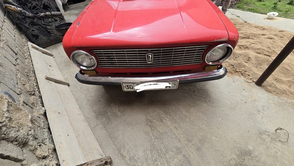 Srochna sotiladi jiguli 21011