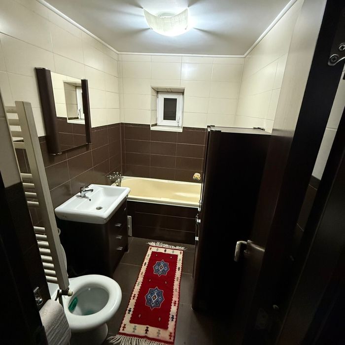 Inchiriez Apartament cu doua camere